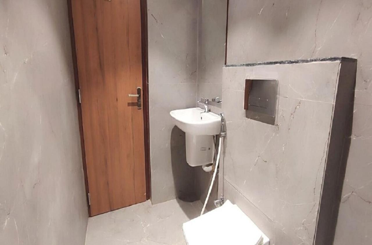 Staymaker Hotel Mohan Palace Baharampur Ngoại thất bức ảnh