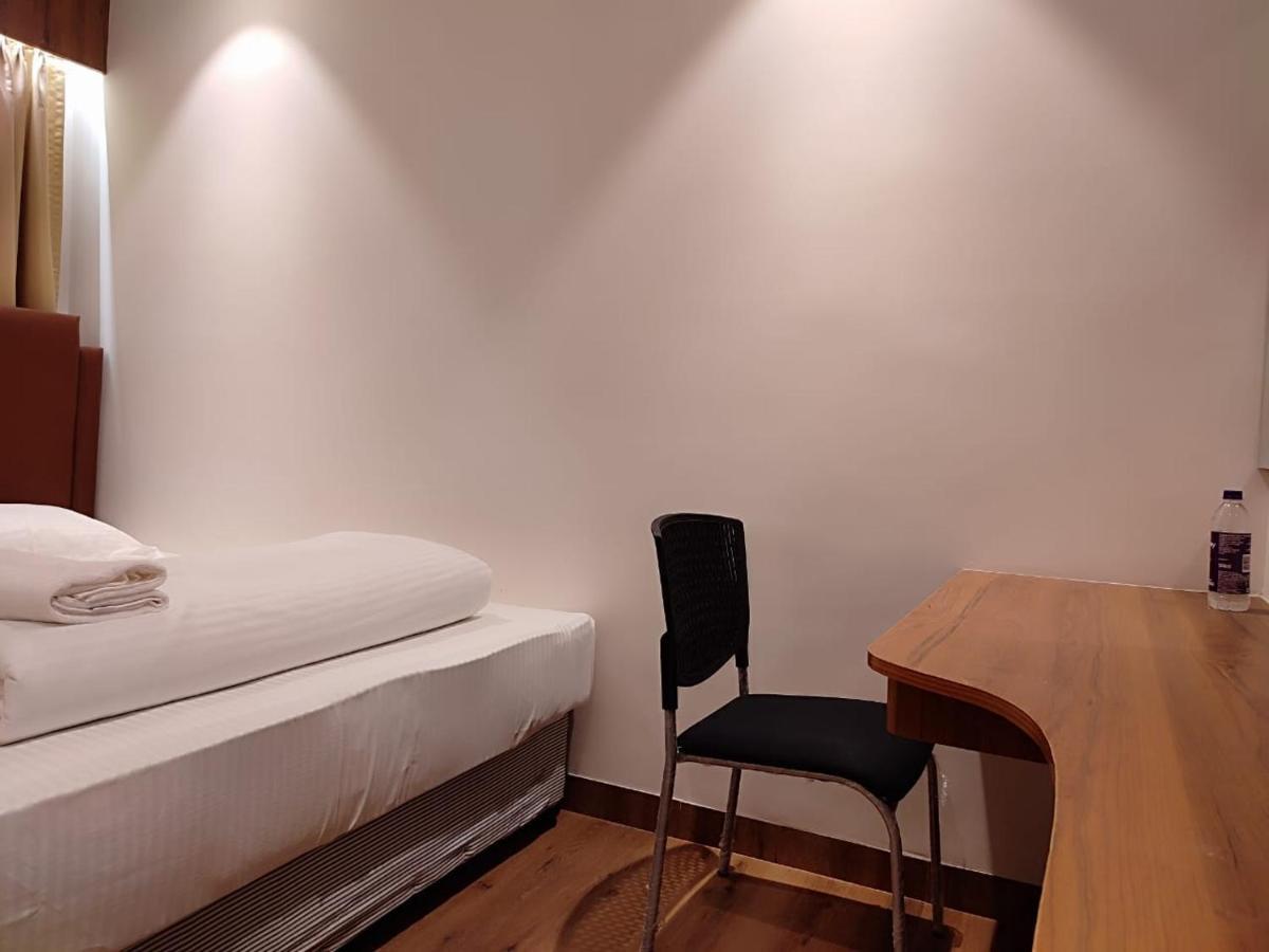 Staymaker Hotel Mohan Palace Baharampur Ngoại thất bức ảnh